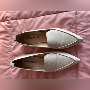 Jeffrey Campbell 
Leather Viona Wd 
Pointed Toe